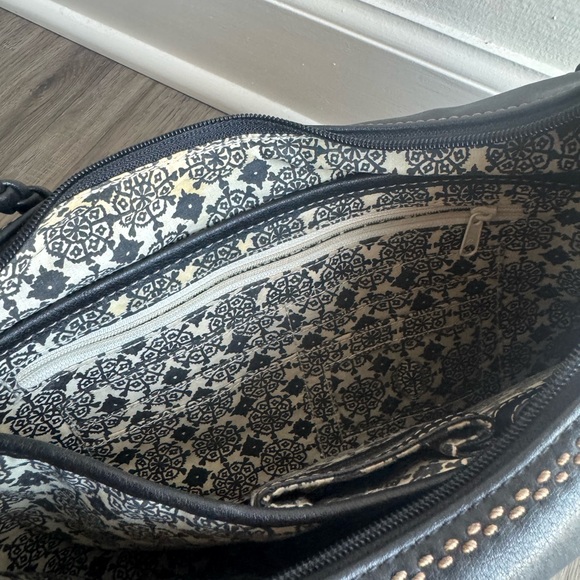 Classic Black Shoulder Bag with Braided Strap - Picture 5 of 9